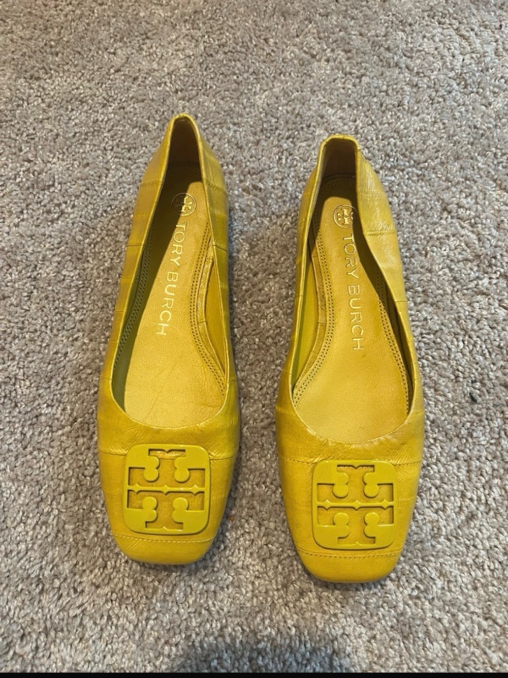New Tory Burch Yellow Leather Reva Ballet Flats Medallion Women’s Shoe size 6.5